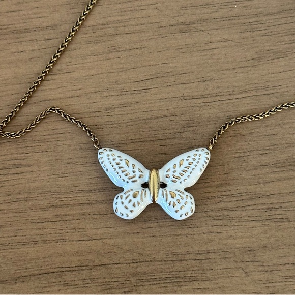 NWT Dolly Parton x Kendra Scott Enamel Butterfly Vintage Gold Pendant Necklace - Picture 13 of 13